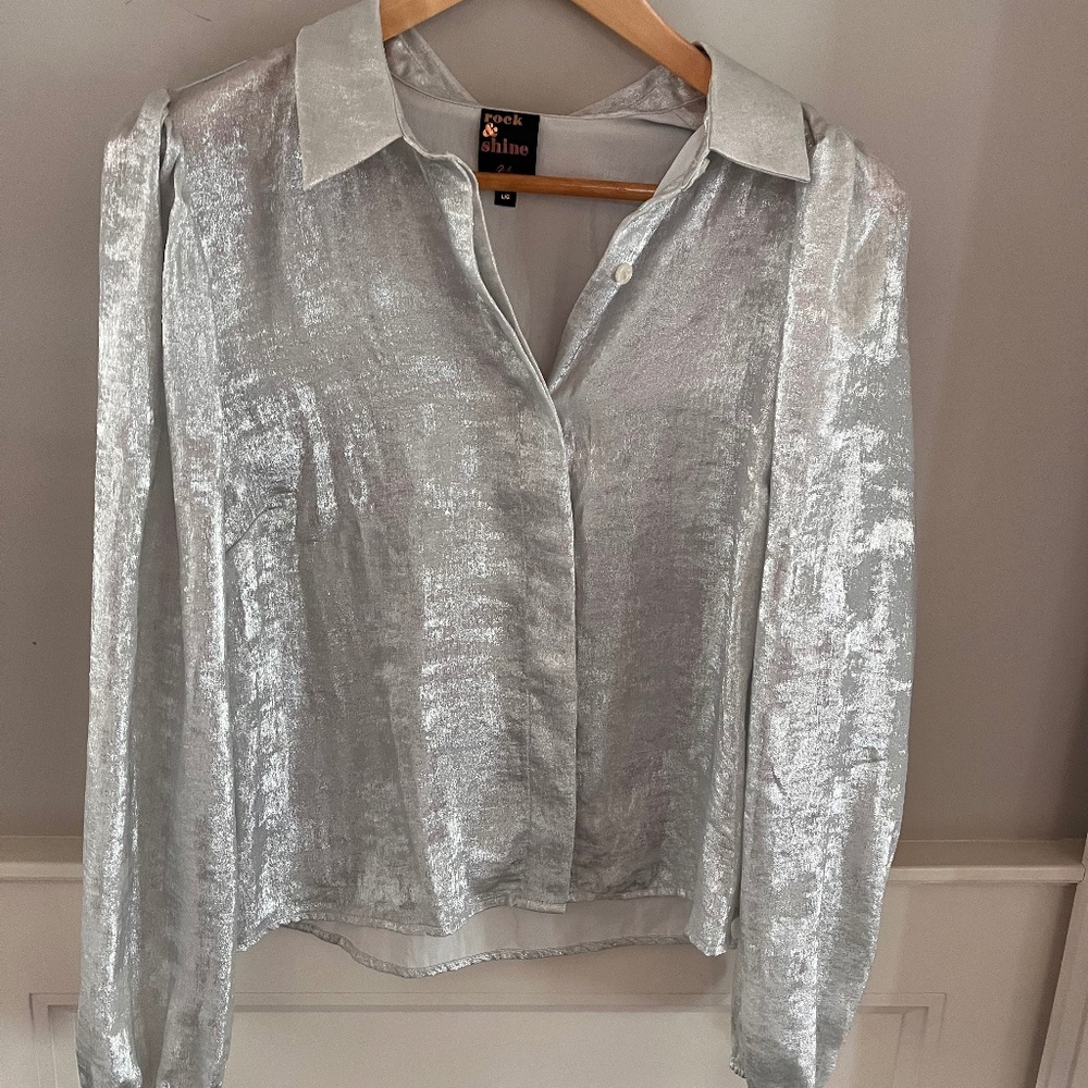 Long-Sleeve Buttoned-Down Lamé Blouse